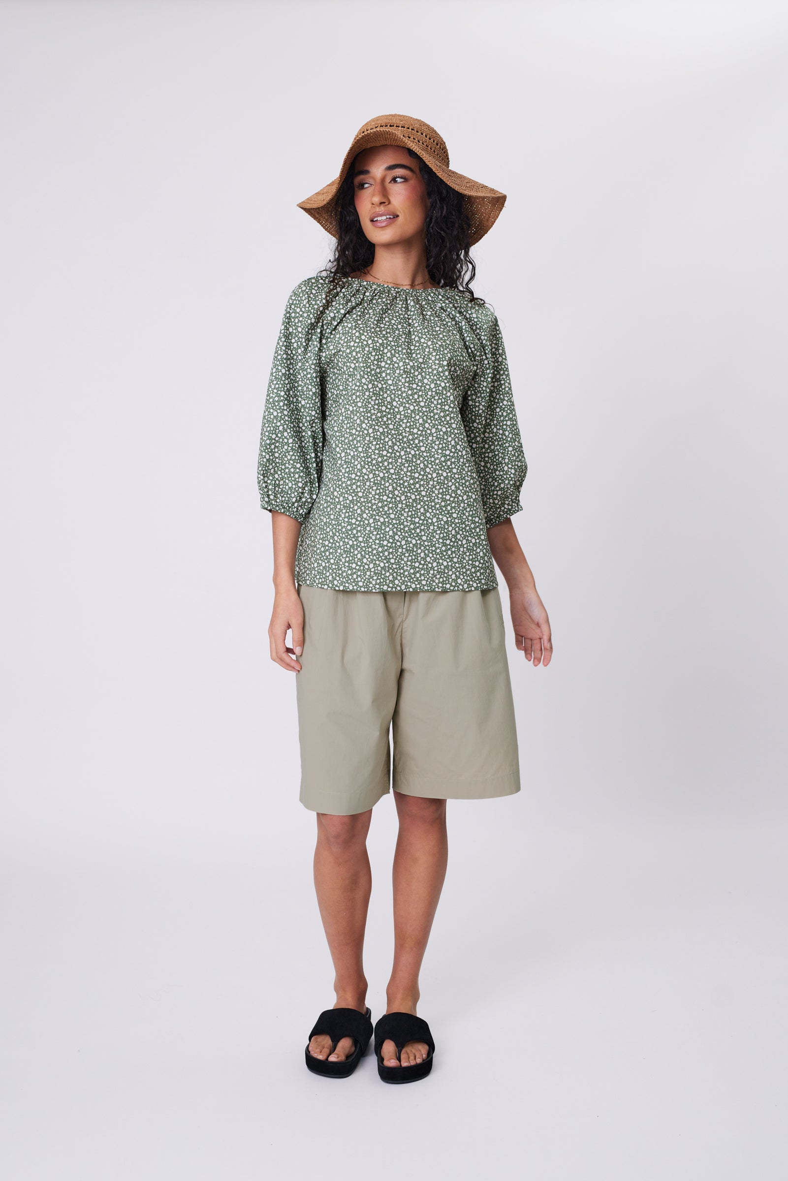 Cascade Longline Short - Hummus