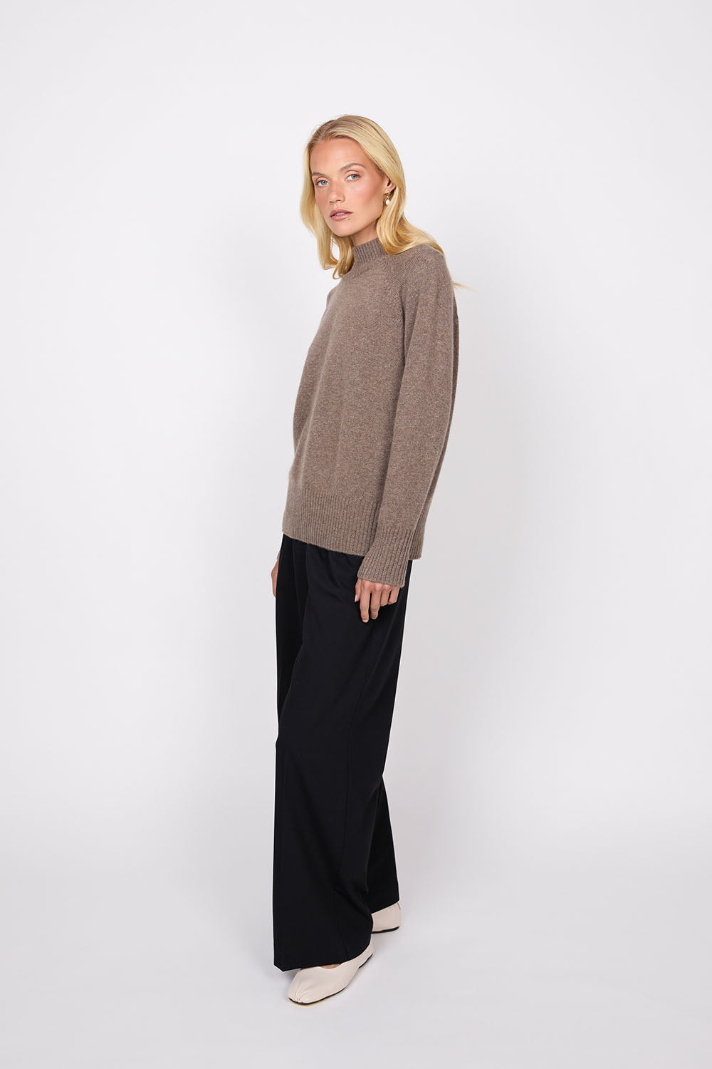 Marlow Cashmere Funnel Neck - Hazlenut