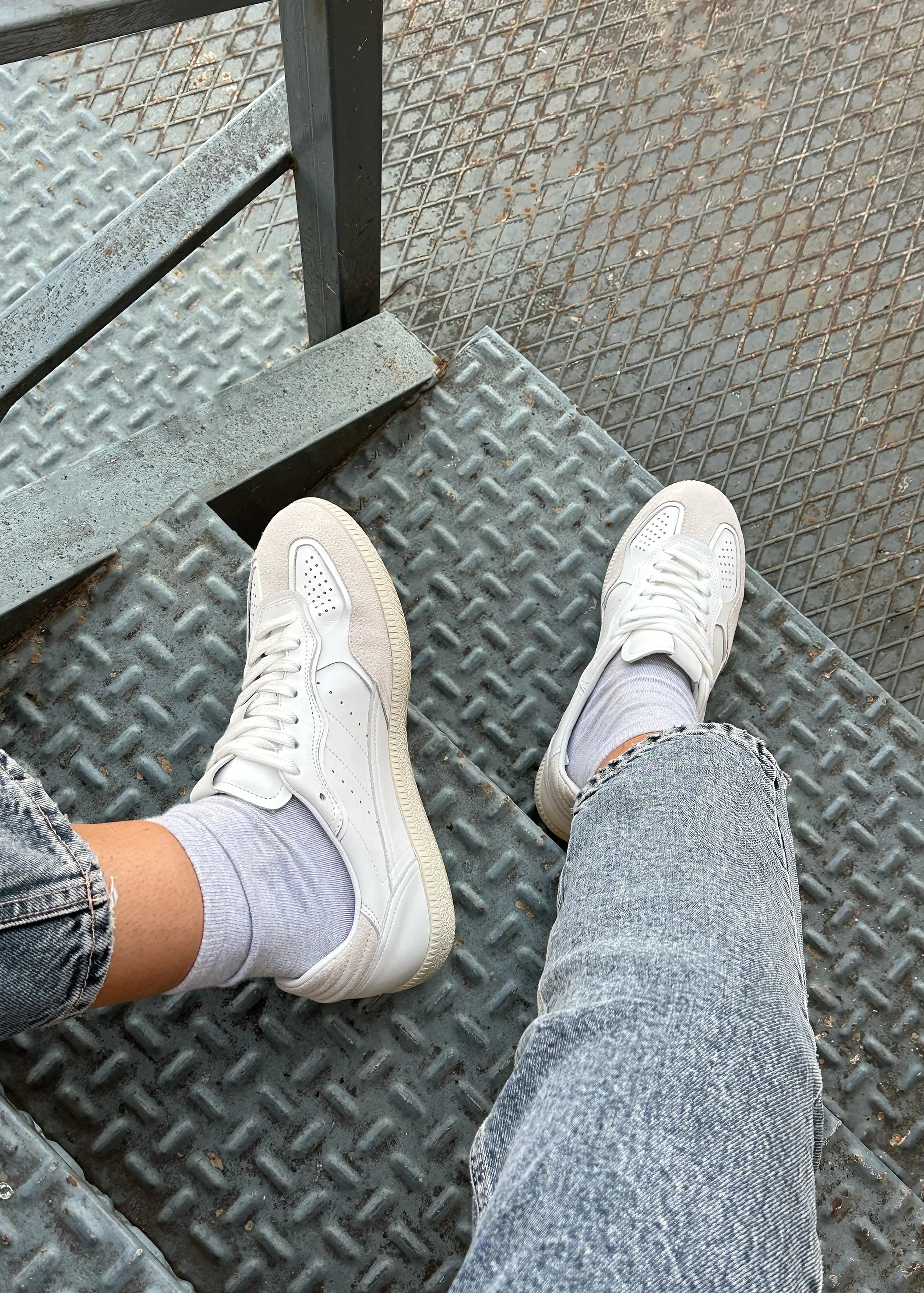 Alohas Grey Leather Sneakers