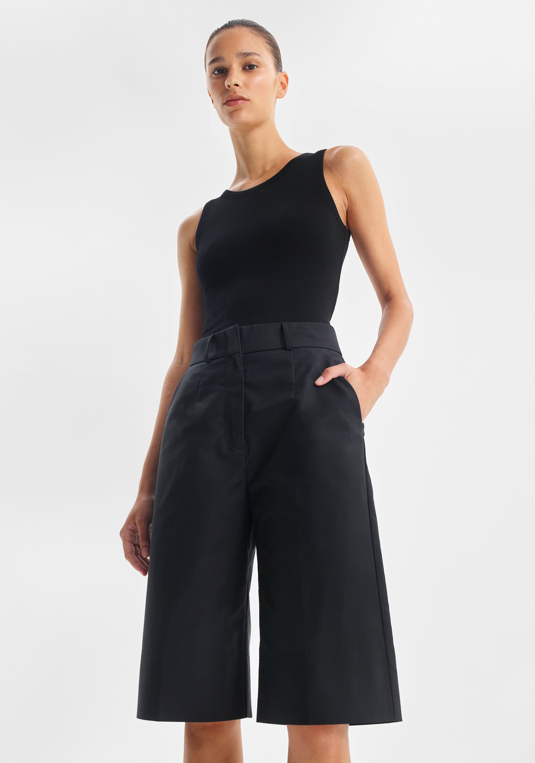 Morrison Elliot Bermuda Short - Black
