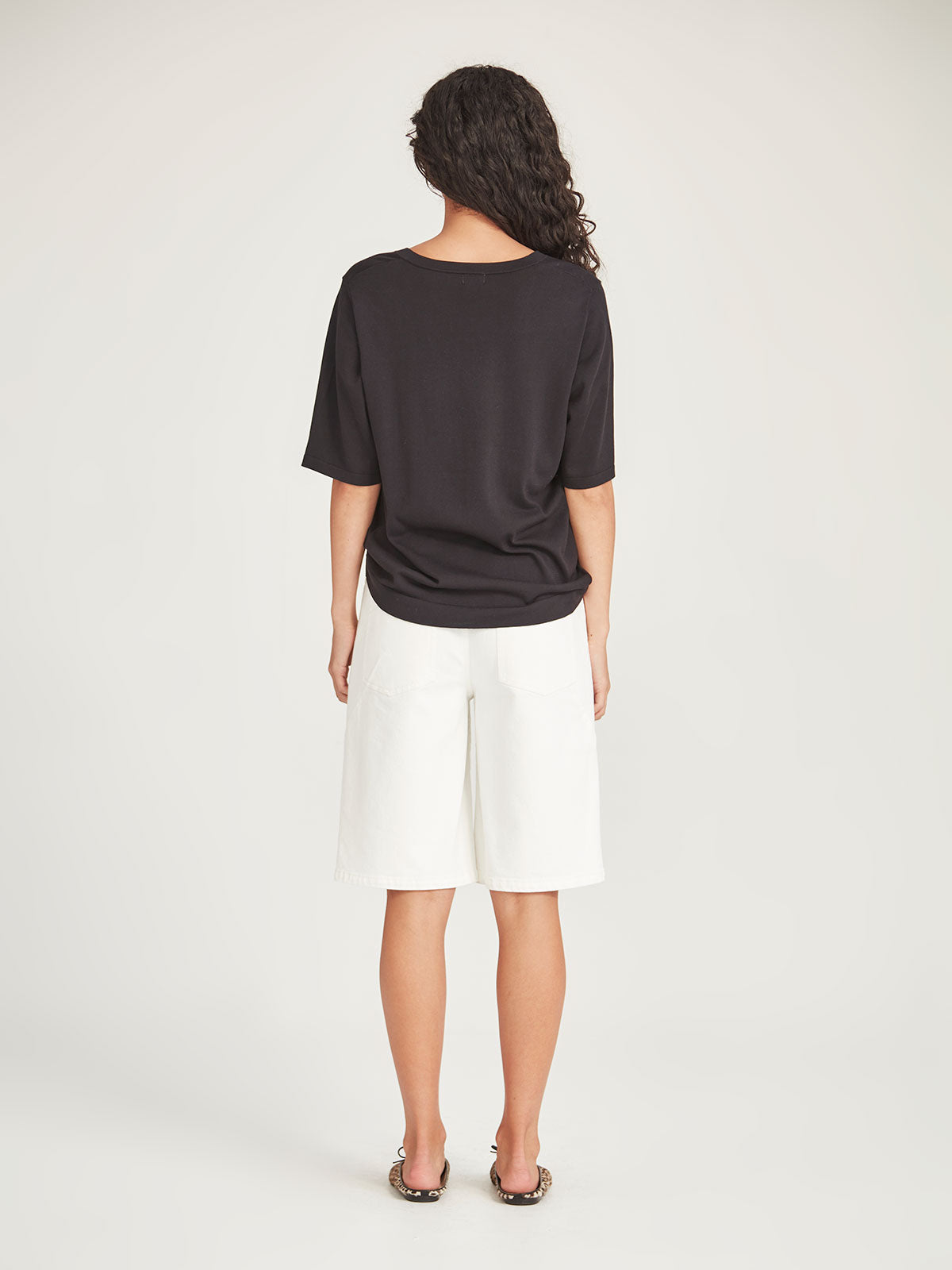 Sills Vera V-Knit Tee - Black