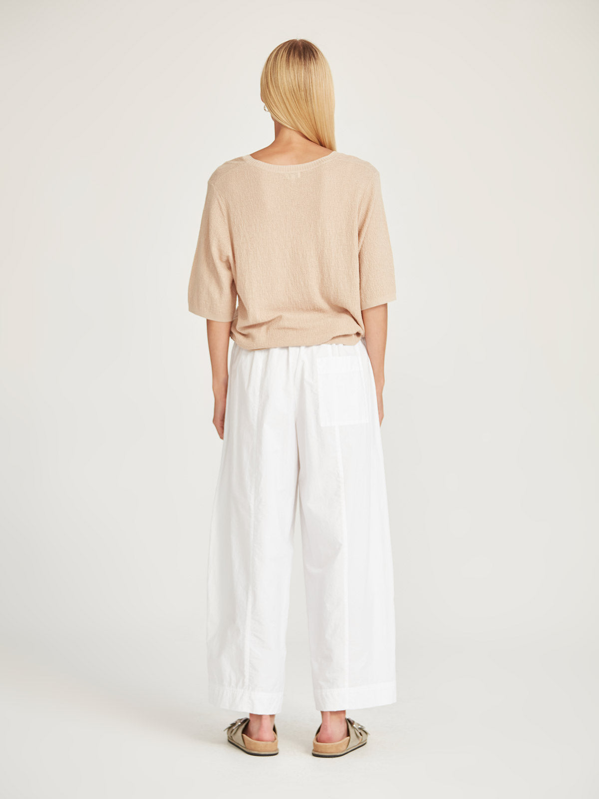 Vera Boucle V-Neck.- Sand