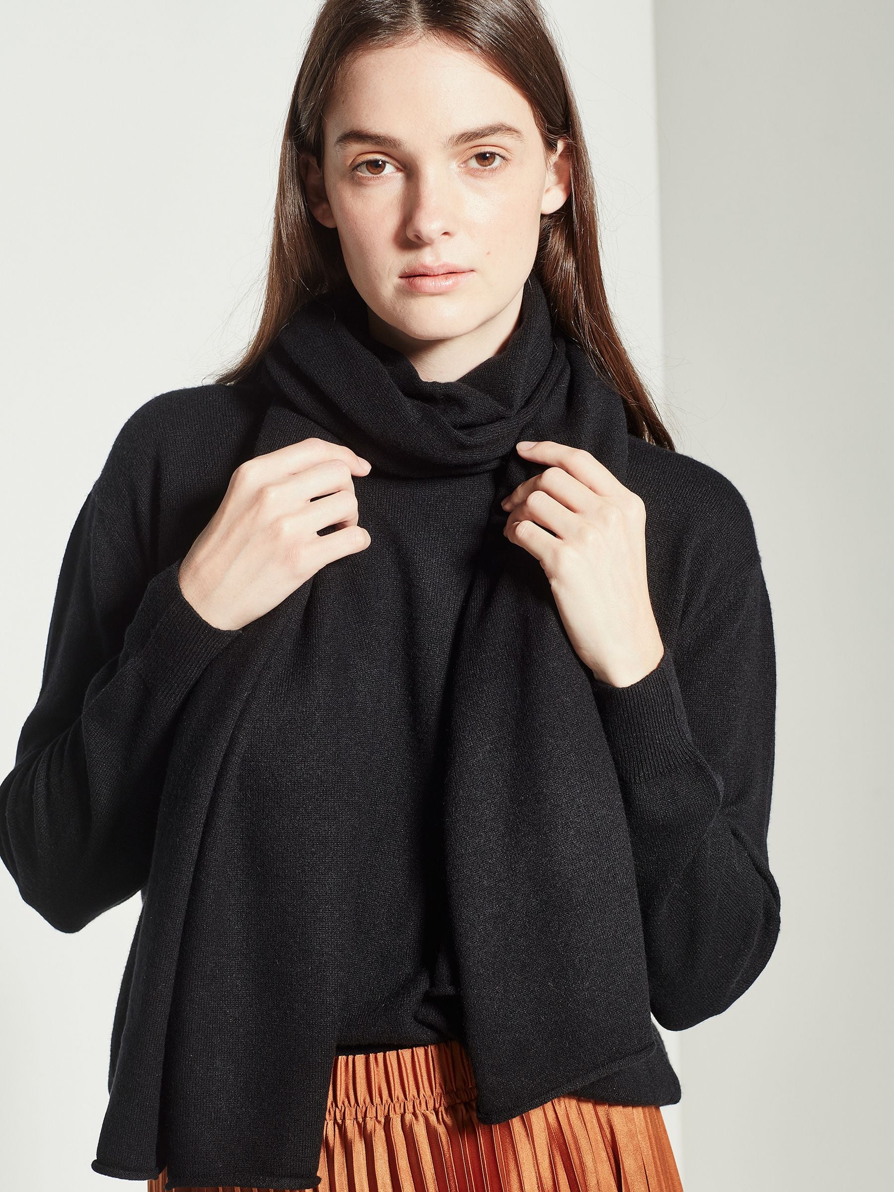 Juliette Hogan Whisper Cashmere Scarf - Black