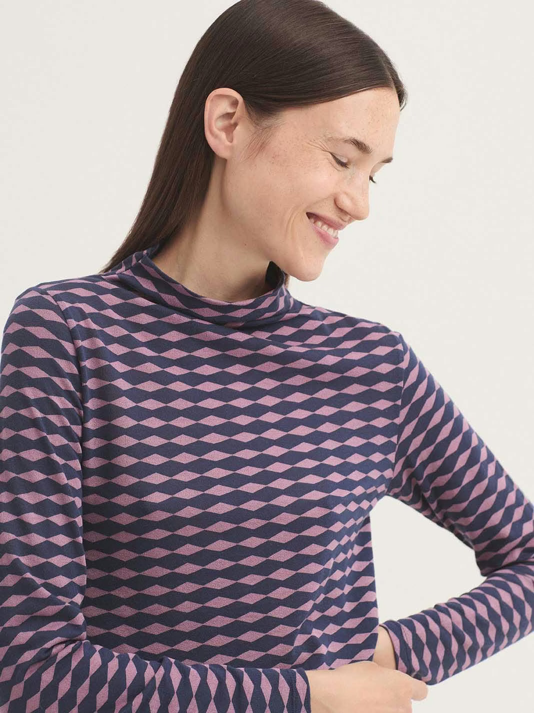 Geometric Diamond Top