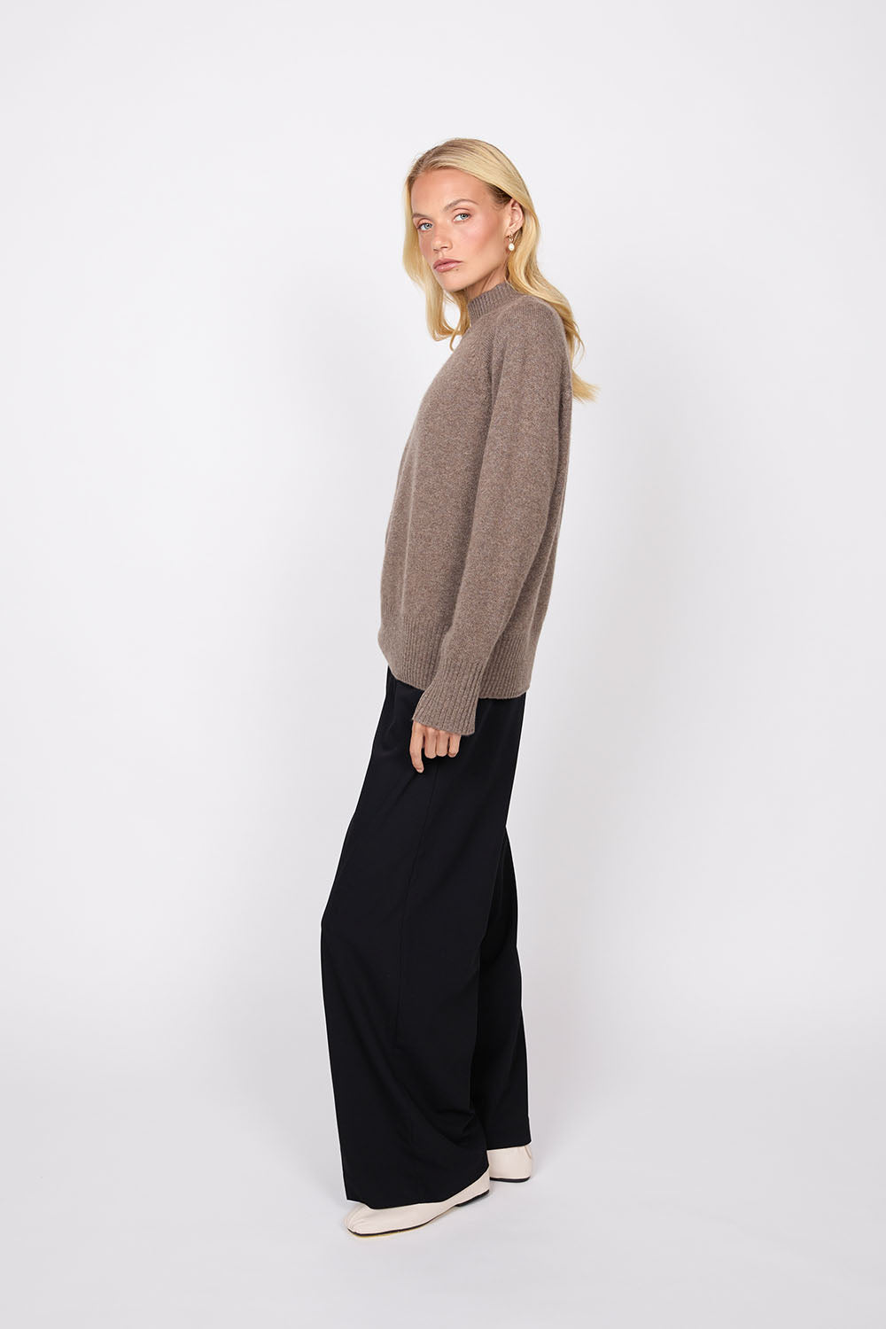 Marlow Cashmere Funnel Neck - Hazlenut