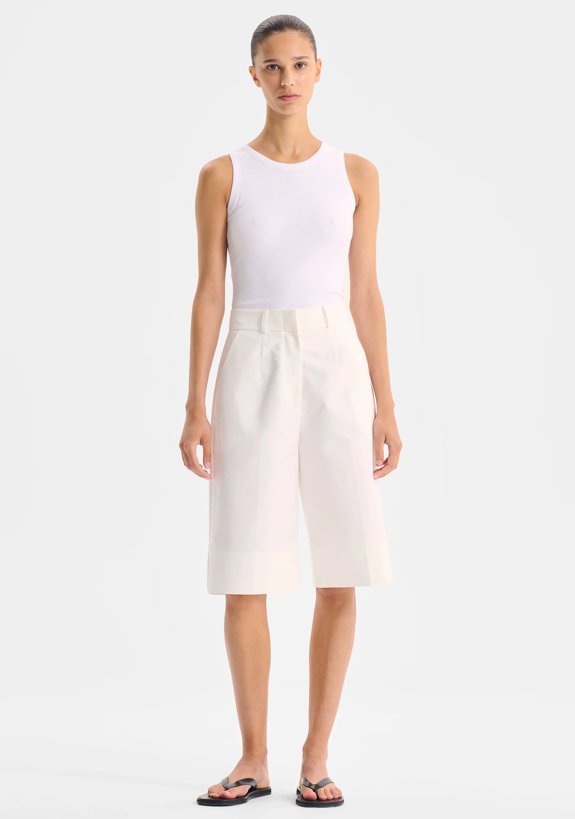Elliot Bermuda Short - White