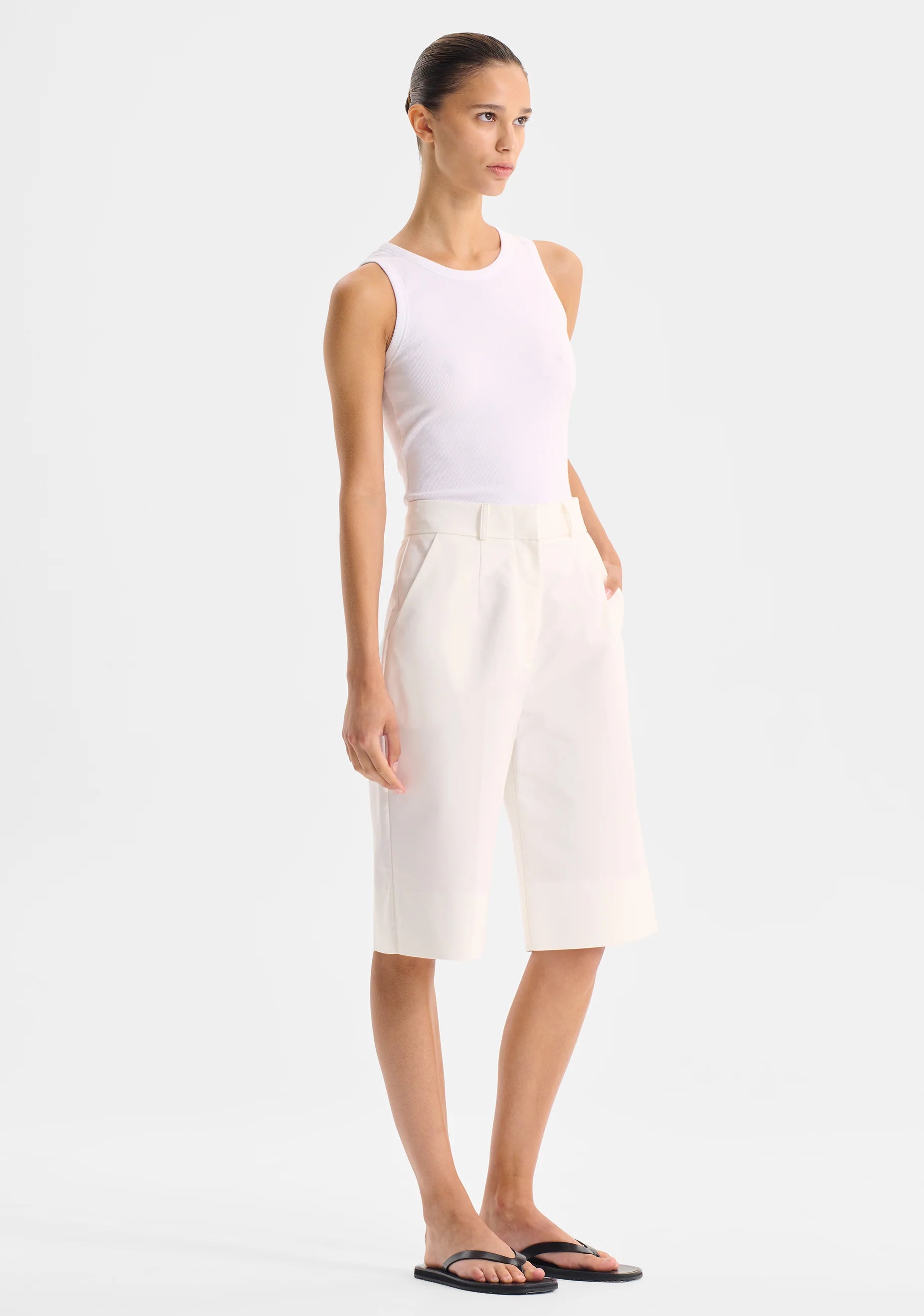 Elliot Bermuda Short - White