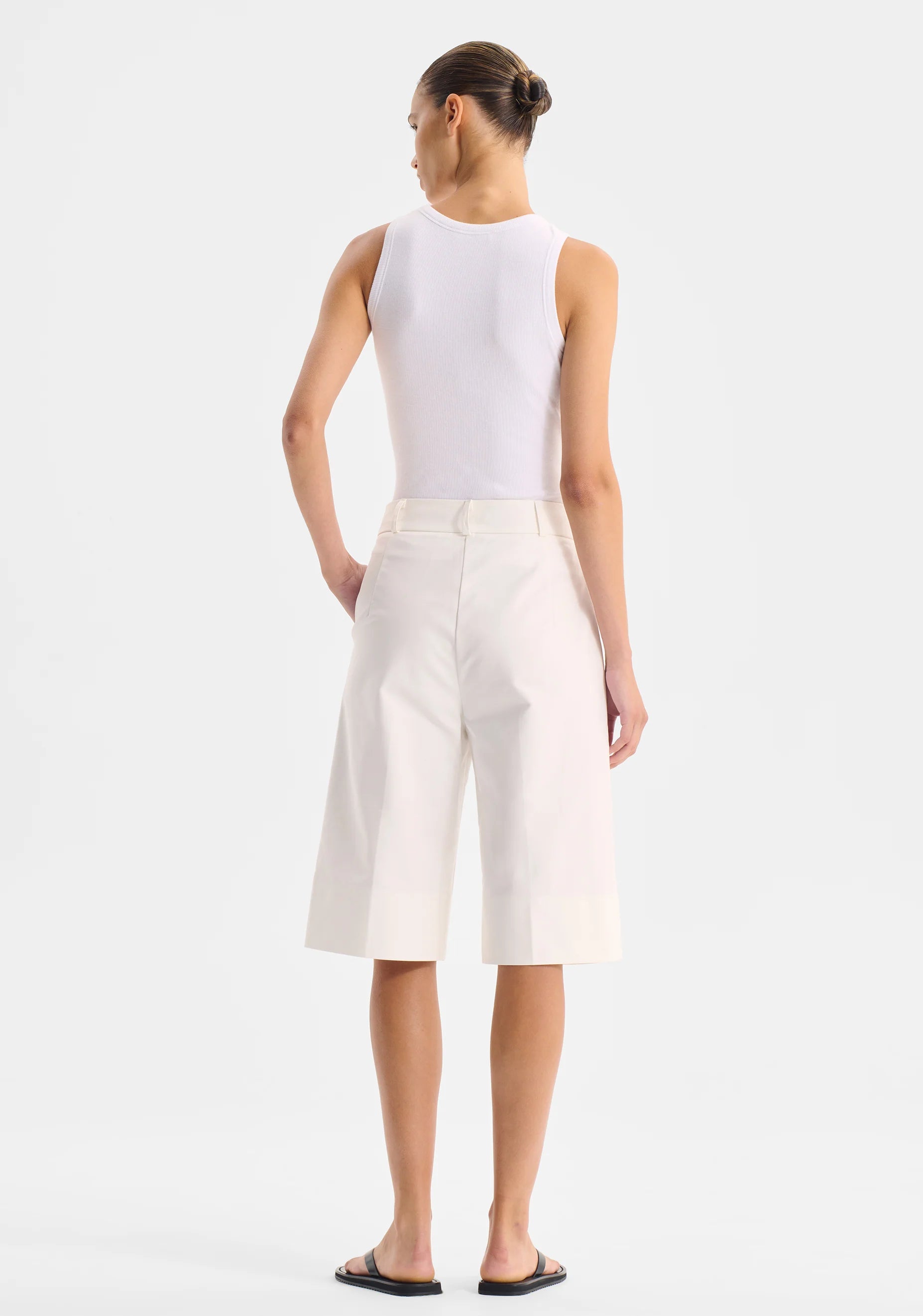 Elliot Bermuda Short - White