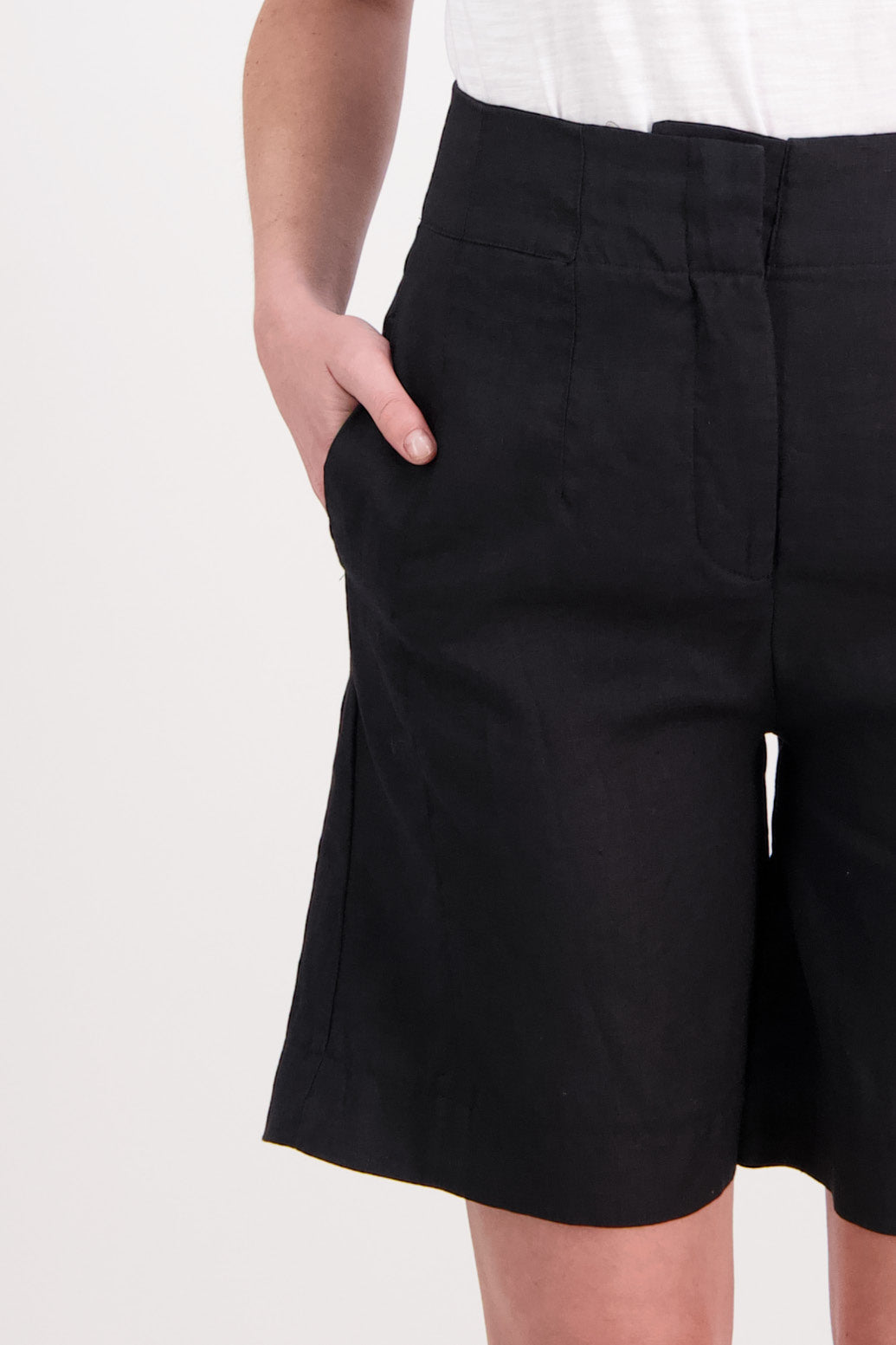 Briarwood Pea Shorts - Black