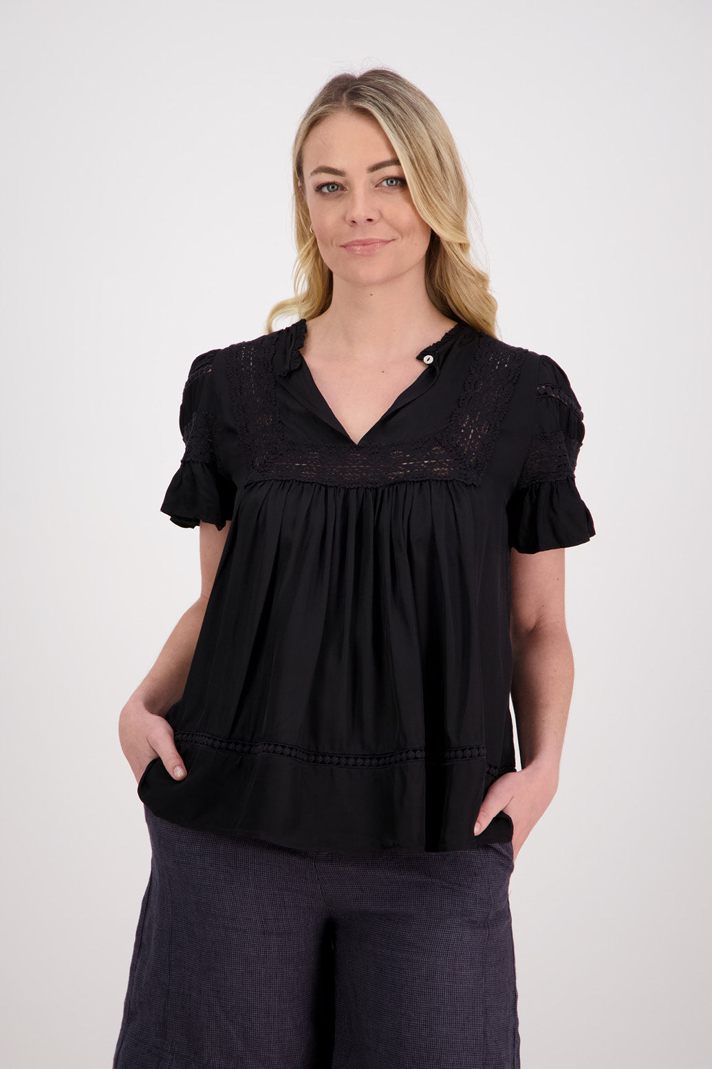 Briarwood Perkins Top - Black