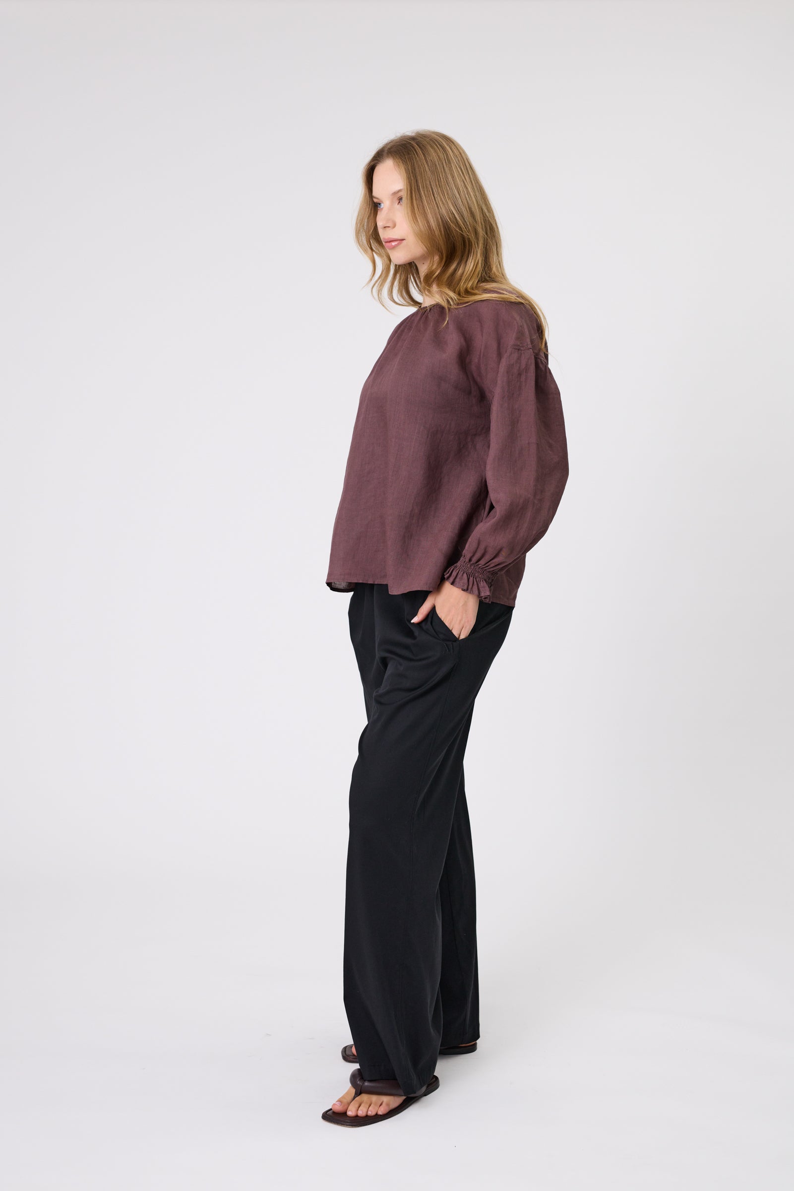 Marlow Pointe Blouse - Bordeaux