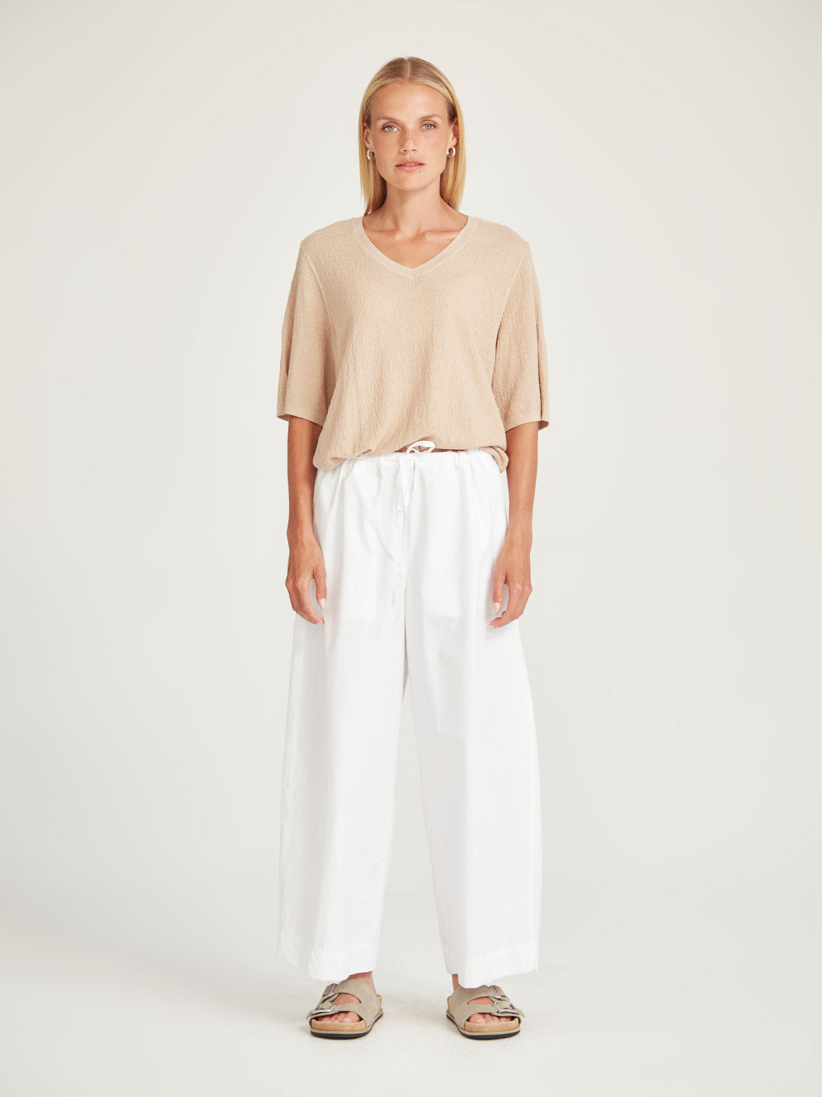 Vera Boucle V-Neck.- Sand